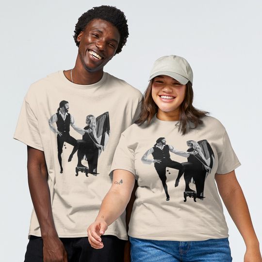 Discover FleetwoodMac a Fleet wood Mac a FleetwoodMac rumors Classic T-Shirt