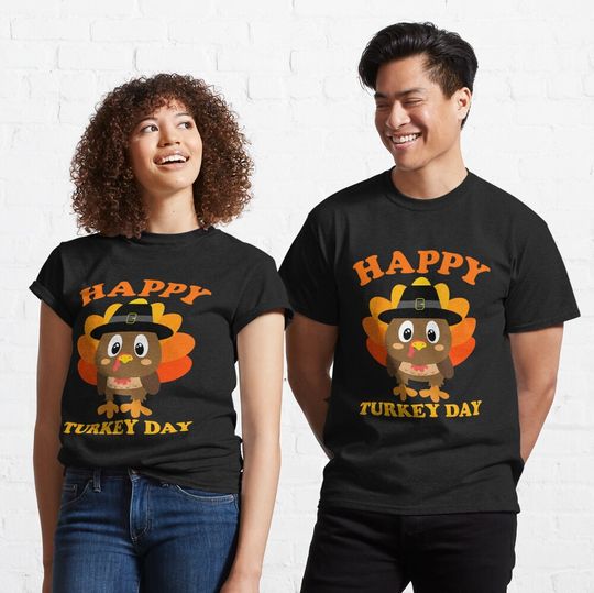 Discover Happy Turkey Day Cute Little Pilgrim Gift Thanksgiving T-Shirt