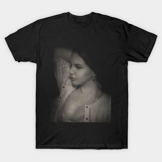 Discover Lana Del Rey Music Artist Vintage T-Shirt