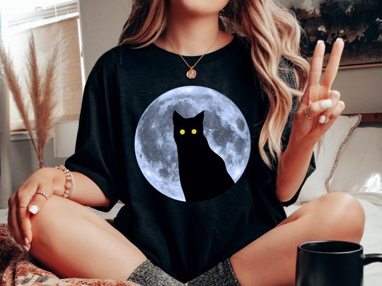 Discover Spooky Cat Moon T-Shirt for Cat Lovers