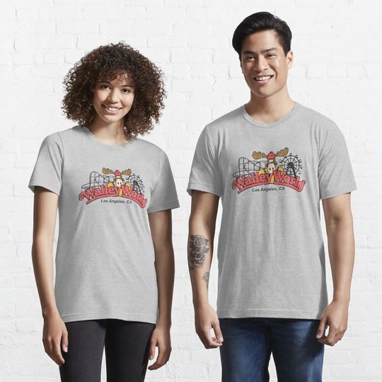 Discover Vacation Walley World Essential T-Shirt