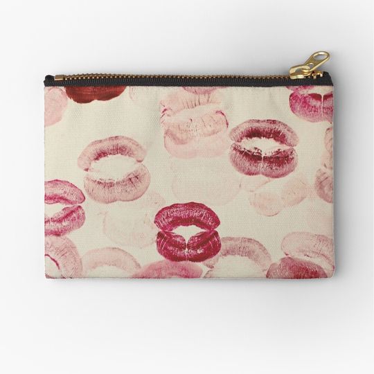 Discover Kisses Pattern Makeup Bag
