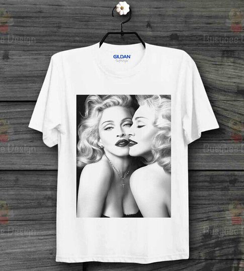 Discover MADONNA MIRROR FACE COOL VINTAGE UNISEX  T Shirt
