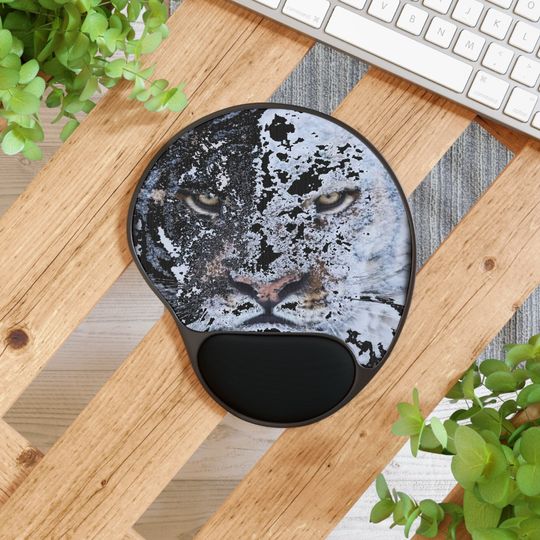 Discover TIGER: Mouse Pad With Wrist Rest