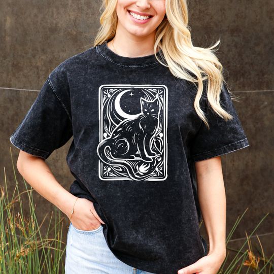 Discover Mystic Cat Tarot Card T-Shirt - Moon and Stars