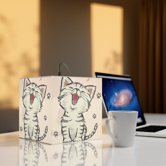 Discover Kitty Light Cube Lamp
