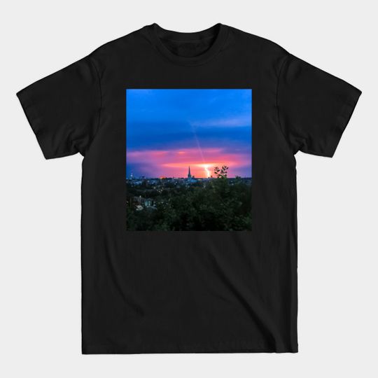 Discover Lightning Over Norwich - Lightning - T-Shirt