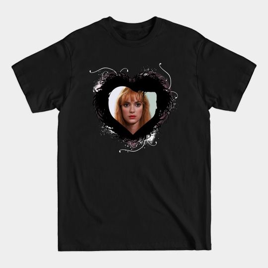 Discover Love Winona Ryder - Edward Scissorhands - T-Shirt