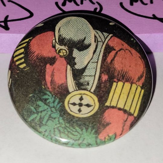Discover Comic Book 1.5 Button// Deadshot