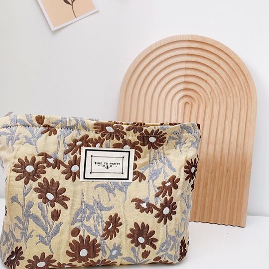 Discover Floral Makeup Bag, Daisy Flower  Cosmetic Bag