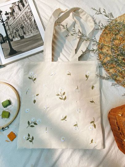 Discover Daisy Flower Embroidery Tote Bag