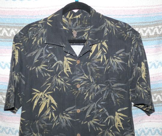 Discover Vintage Medium Tommy Bahama Hawaiian Camp Shirt