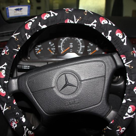 Discover The Pirates Skulls Steering wheel cover
