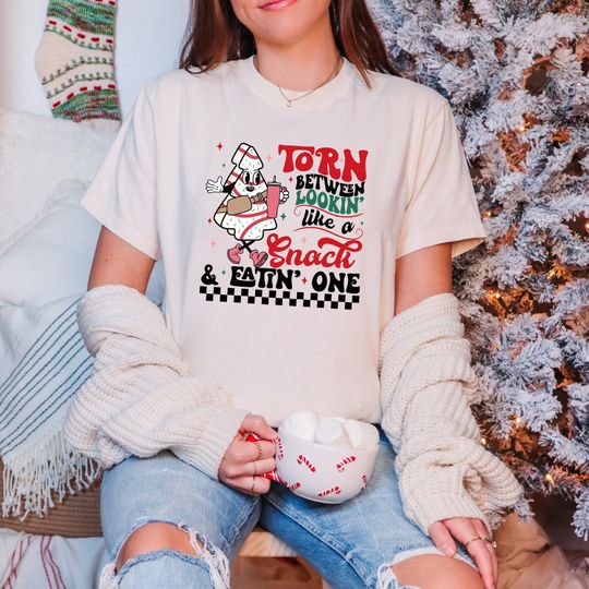 Discover Christmas Tree Cake Torn Between Lookin' Like a Snack and Eatin