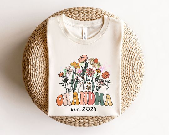 Discover New Grandma Shirt - Gift for Expecting Grandmas Est 2024