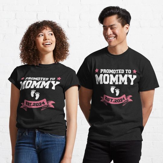 Discover Promoted To Mommy 2024 New Mom Pregnancy Announcement Funny Classic T-Shirt