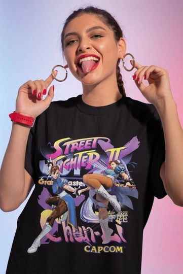 Discover Chun Li Portrait Super Turbo Premium Unisex T-shirt.