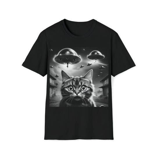 Discover Cat Selfie with Alien UFOs, Funny T-Shirt, Cat Alien Invasion