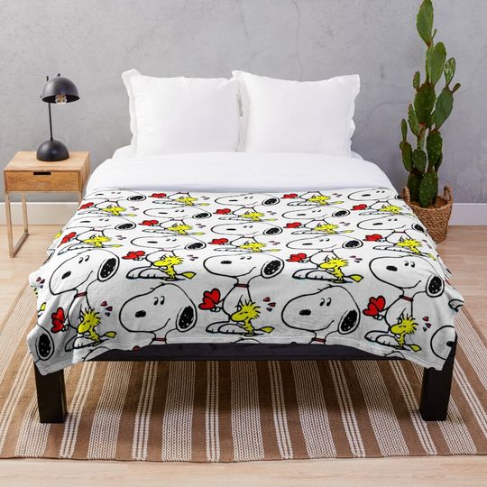 Discover When the sunset goes down Throw Blanket