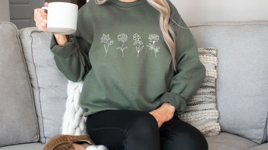 Discover Custom Birth Month Birth Flower Sweatshirt, Gift for Her, Flower Sweatshirt