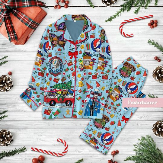 Discover Christmas Grateful Pajamas Set