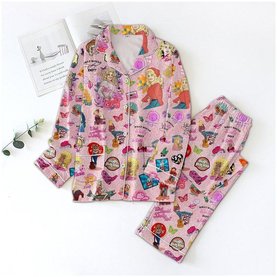 Discover Holly Dolly Pajamas Set