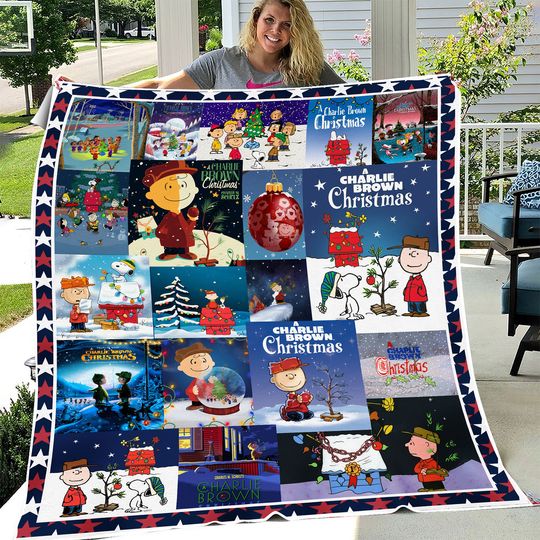 Discover Snoopy And Friends Christmas Fleece Blanket