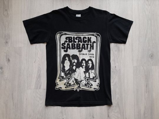 Discover Vintage 2004 Black Sabbath World Tour 1978 T-Shirt