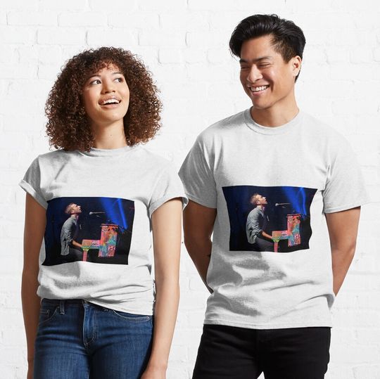 Discover Aesthetic Show Concert Playing Piano << ColdPlay>> Poster Classic T-Shirt