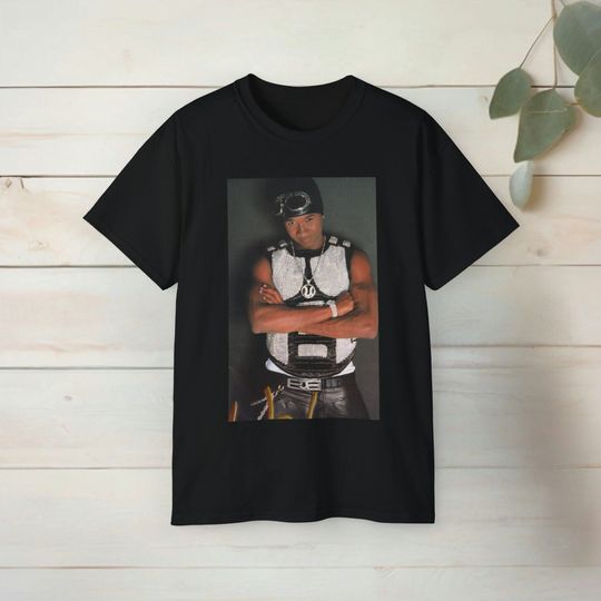 Discover Usher Throwback Album T-Shirt