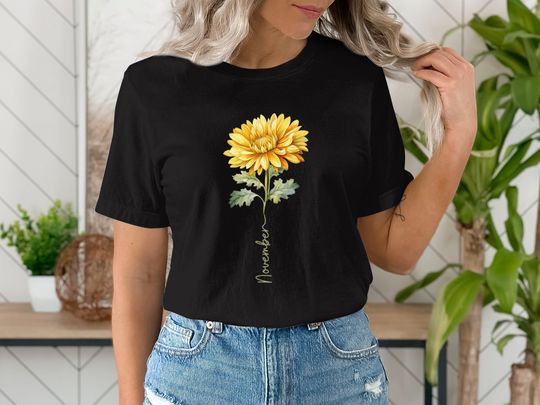 Discover Botanical Yellow Daisy Flower T-Shirt