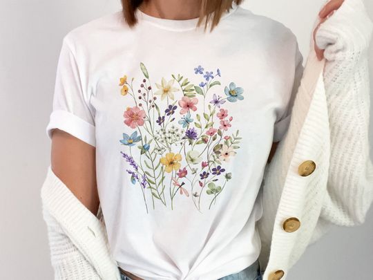 Discover Cute Vintage Spring Summer Floral Wild Flower T-Shirt