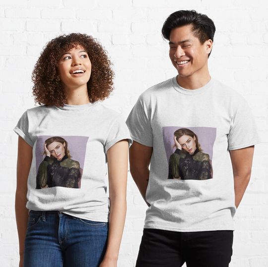 Discover emily blunt beautiful Classic T-Shirt