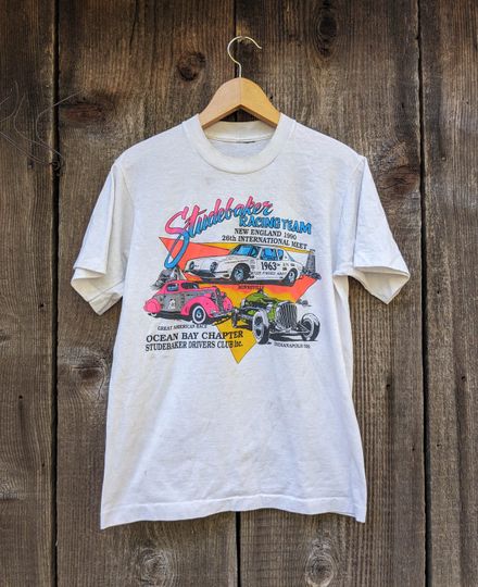 Discover 90s Vintage Car Racing Antique Car T-Shirt