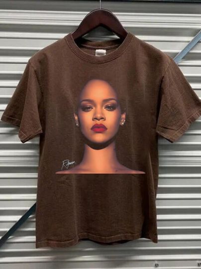 Discover Rihana fans Graphic ,Rihana Face vintage Shirt