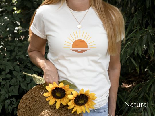 Discover Ocean Sun Graphic Minimalist T-Shirt