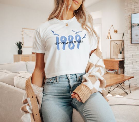 Discover 1989 Taylorr Swifts Crop Top Shirt, Taylorr Swifts Flowy Cropped Tee