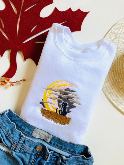 Discover Moonlight Cat Embroidered Crewneck Sweatshirt