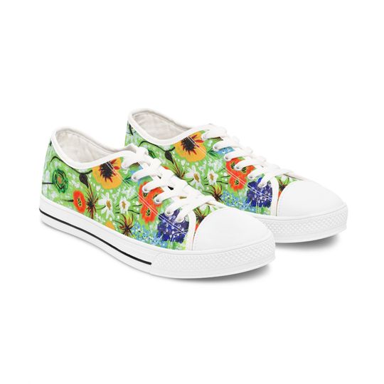 Discover Vibrant Spring Flowers Women's Low Top Sneakers