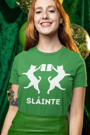 Discover Cute Cat Lovers T-Shirt | Unisex Men and Women's Tee