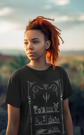 Discover Magicians Apothecary, Black - Organic T-shirt