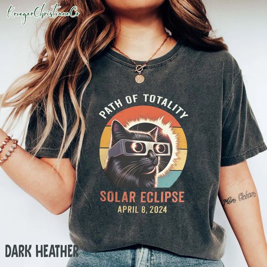 Discover Vintage Cat Wearing Solar Eclipse Viewers Shirt