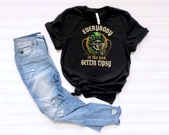 Discover St. Patrick's Day "Everybody in the Pub Getting Tipsy"  T-Shirt
