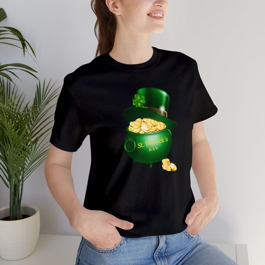 Discover Happy St. Patrick's Day Pot Of Gold T-Shirt