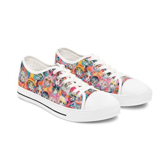 Discover Hipster Cats pattern Women's Low Top Sneakers
