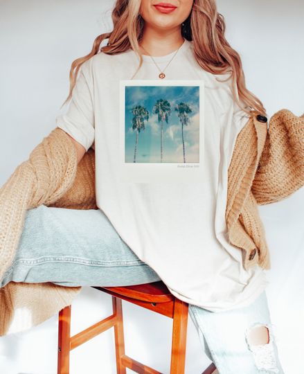 Discover Palm Tree Polaroid Picture T-Shirt