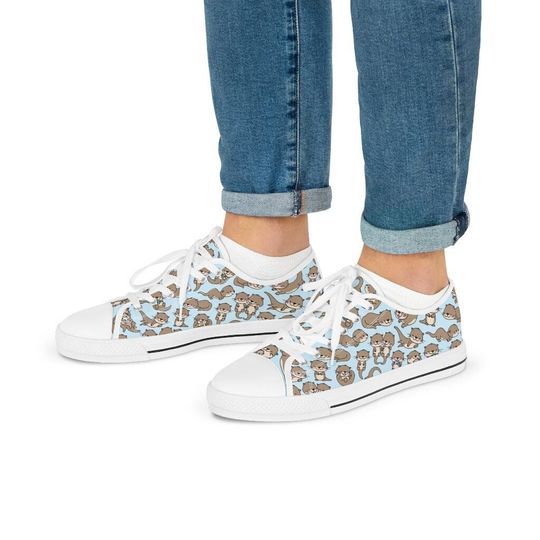 Discover Cheerful Otter Low Top Sneakers