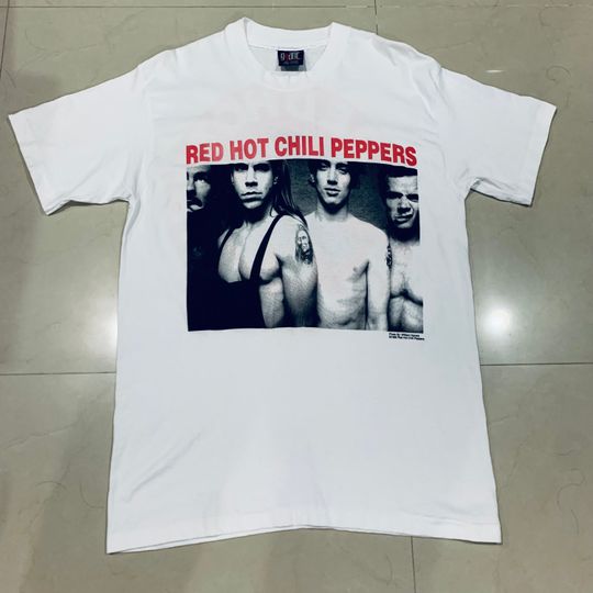 Discover Red hot chili peppers Vintage 1990 Size L