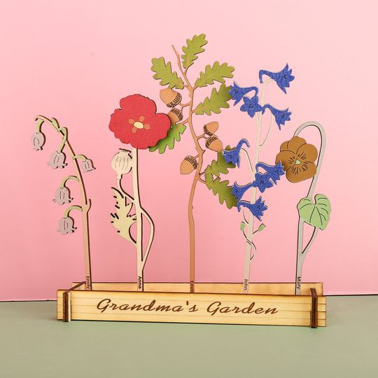 Discover Personalized Birth Flowers Sign Grandma's Garden Wooden Parterre