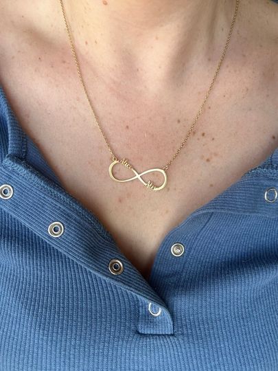 Discover Personalized Family Infinity Necklace